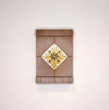 Load image into Gallery viewer, Key Holder Diamond Brown Sunshine