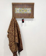 Load image into Gallery viewer, Master Holder Yellow