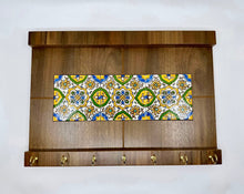 Load image into Gallery viewer, Master Holder Yellow